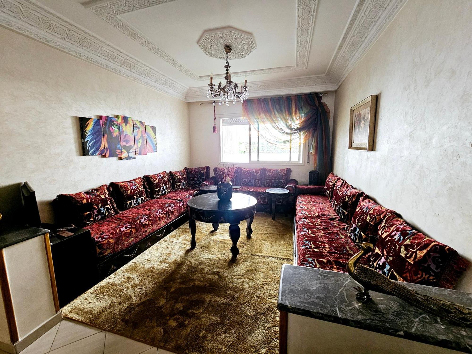Entier Propre Familial De 116m Avec Terrasse Et Place Au Garage Apartment Tangier